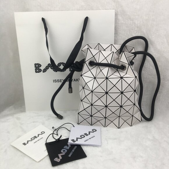 NWT BAO BAO ISSEY MIYAKE  WRING  white shoulder bag - Picture 1 of 11